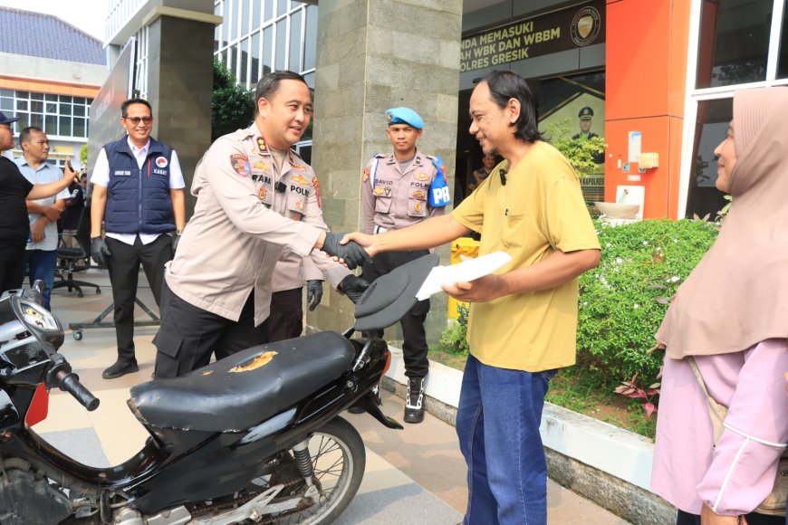 Polres Gresik Serahkan Kembali Kendaraan Korban Curanmor Secara Gratis