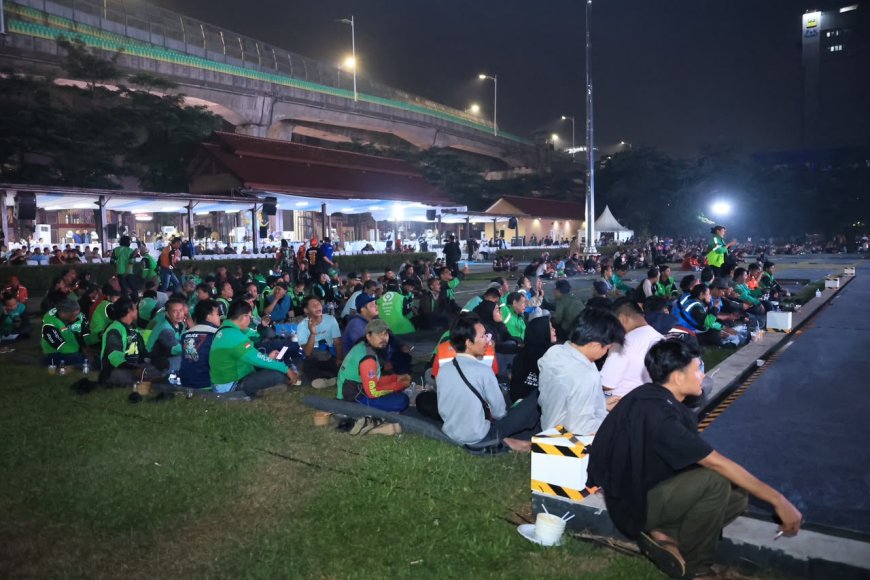 Polri Dorong Interaksi Positif dengan Warga melalui Nobar Bersama